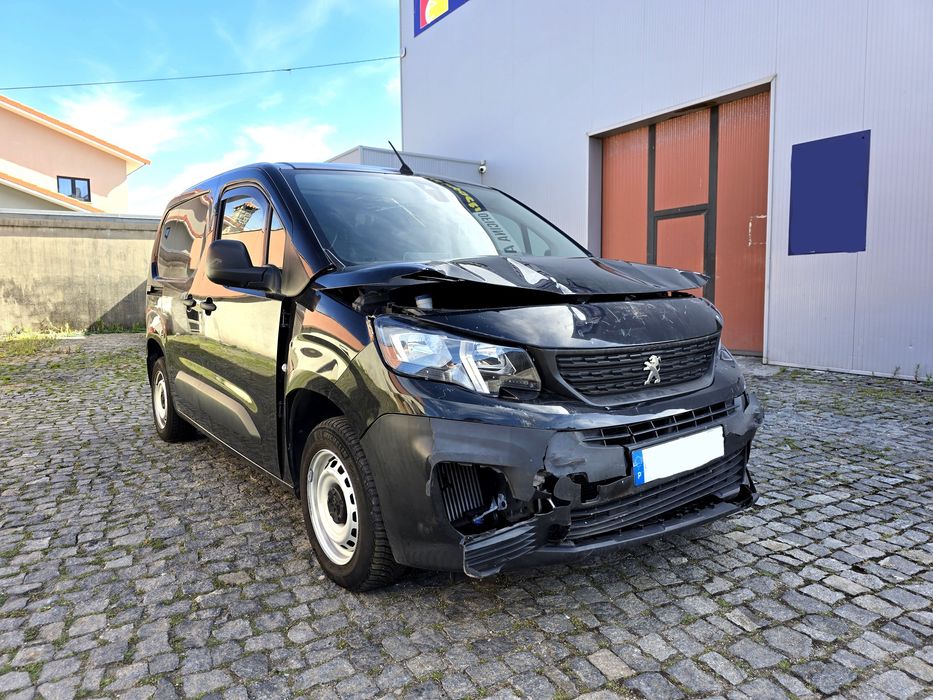 Peugeot Partner 1.5 BlueHDI 03/2021 Nacional c/ caixa térmica