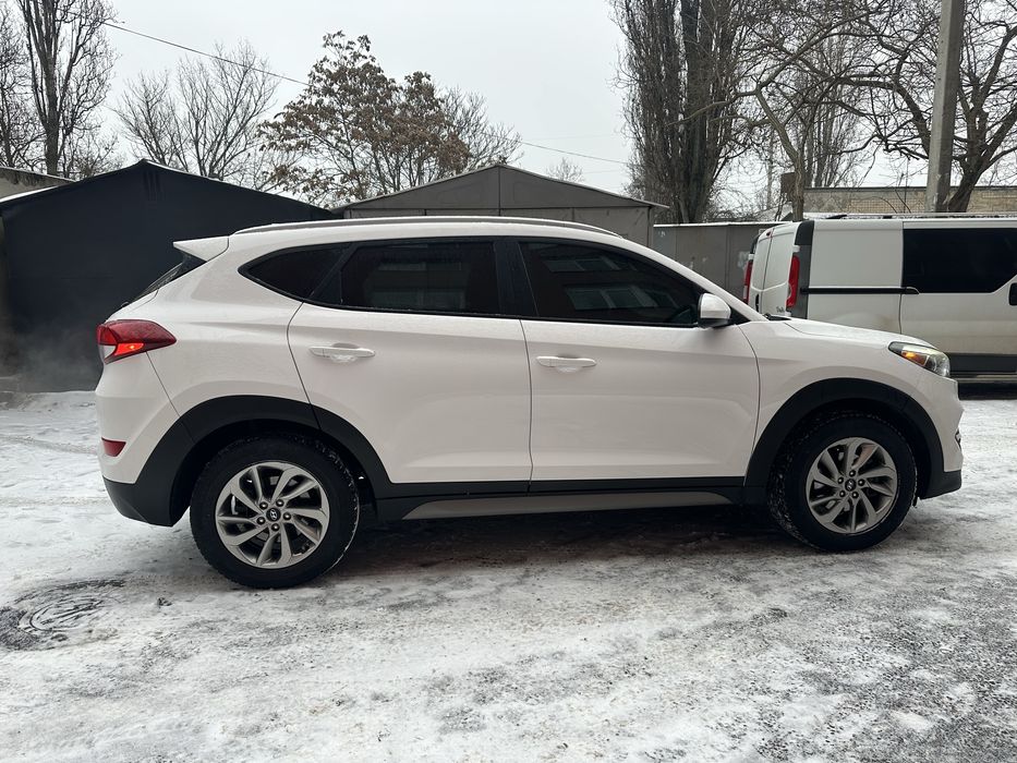 Продам hyundai tucson