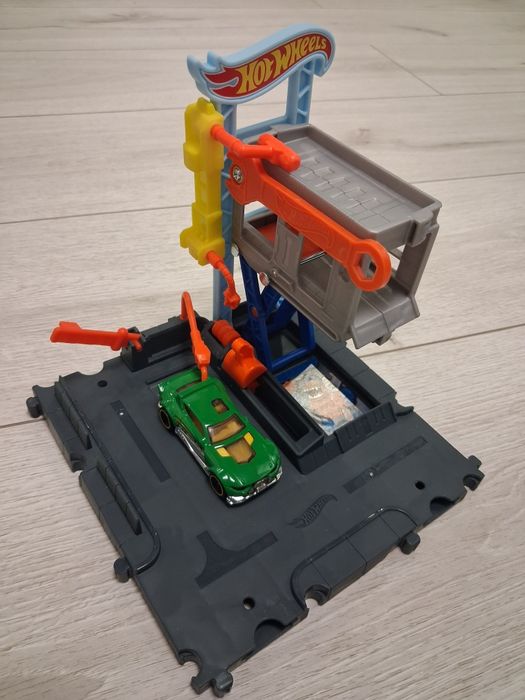 Автомайстерня Hot wheels