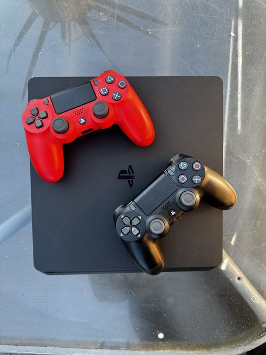 Konsola Playstation 4 PS4