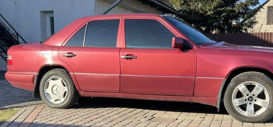 Продам Мерседес 124