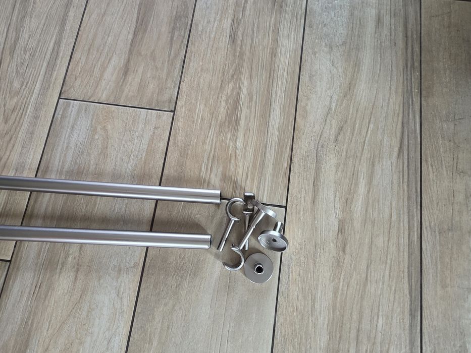 Karnisz aluminiowy  srebrny
