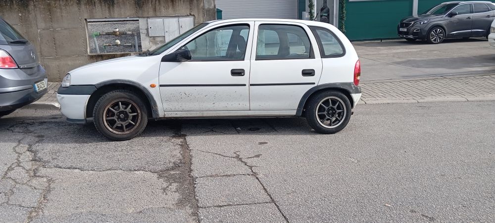 Opel  corsa  B  usado