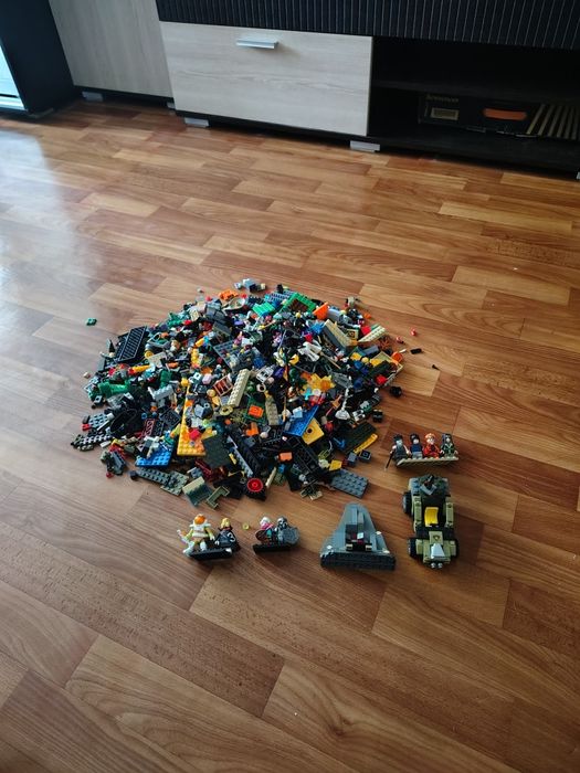 Велика купа конструктора, лего та інших виробників.