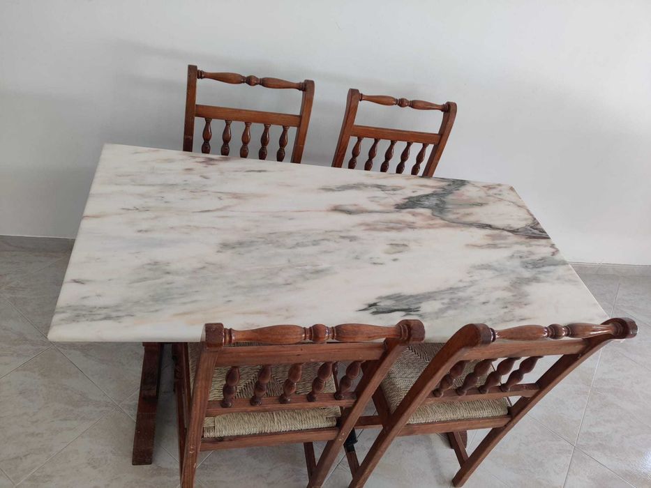Mesa jantar marmore com 4 cadeiras em madeira 140x70 cm