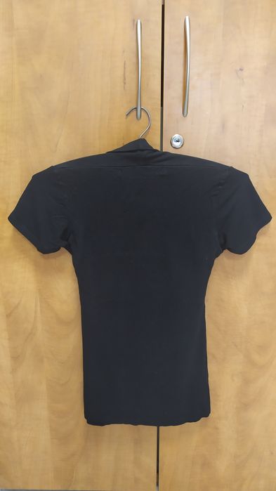 Czarna bluzka z krótkim rękawem XS Basics