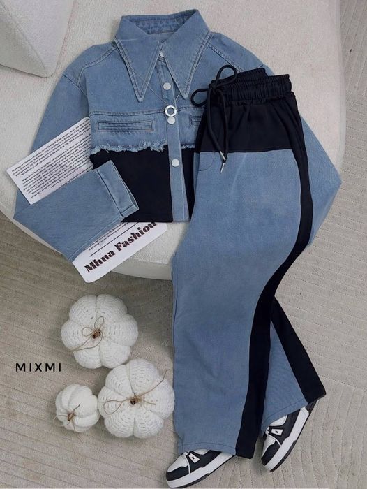 Жіночий джинсовий костюм