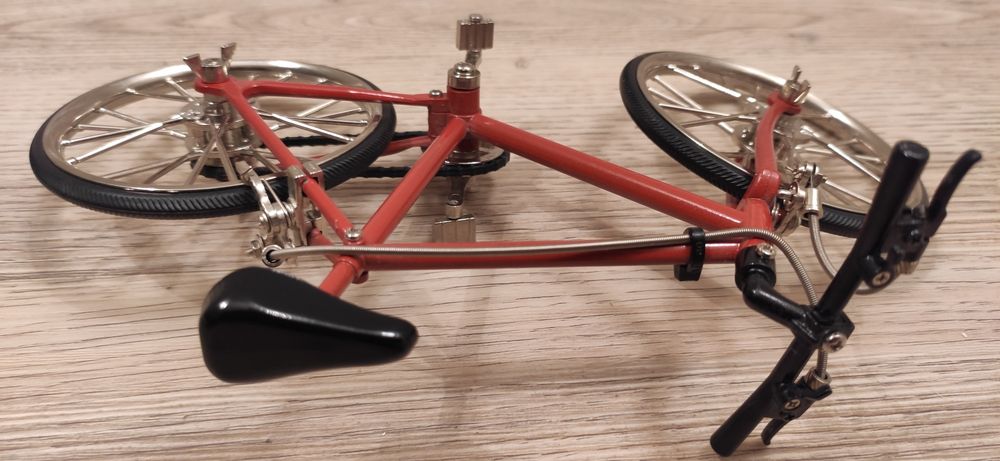 zabawka rowerek rower model rowera dlugosc 22 cm kolekcja