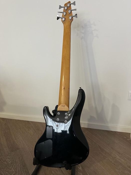 Baixo Activo 6 Cordas Washburn