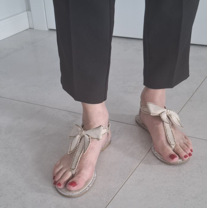 Japonki beżowe rozm. 38