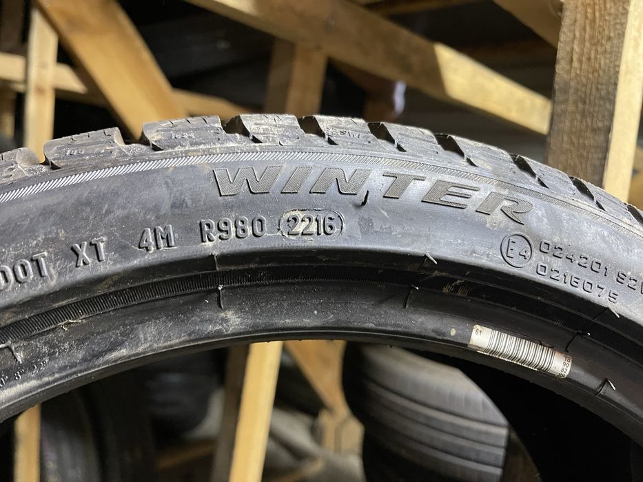 Шини зима 235/40R18 PIRELLI Sottozero3 8мм 4шт як нові