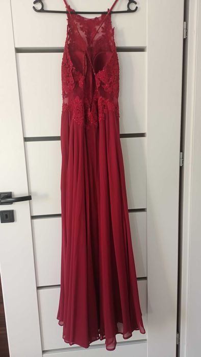 Długa balowa suknia