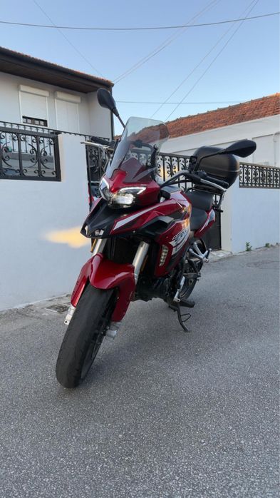 Benelli TRK 251 – 2021 | Vermelha | Excelente estado