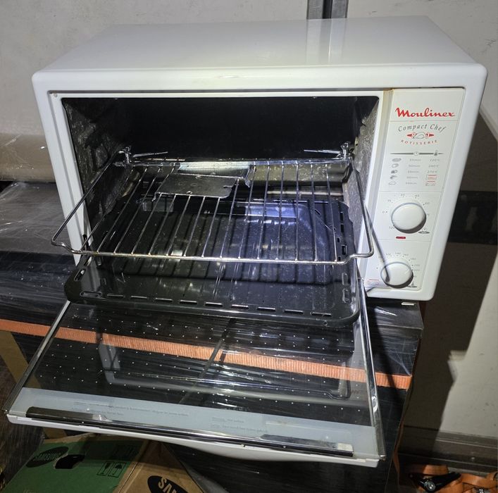 Forno Eléctrico Moulinex

Forno eléctrico Compact Turbo Moulinex. 

Ca