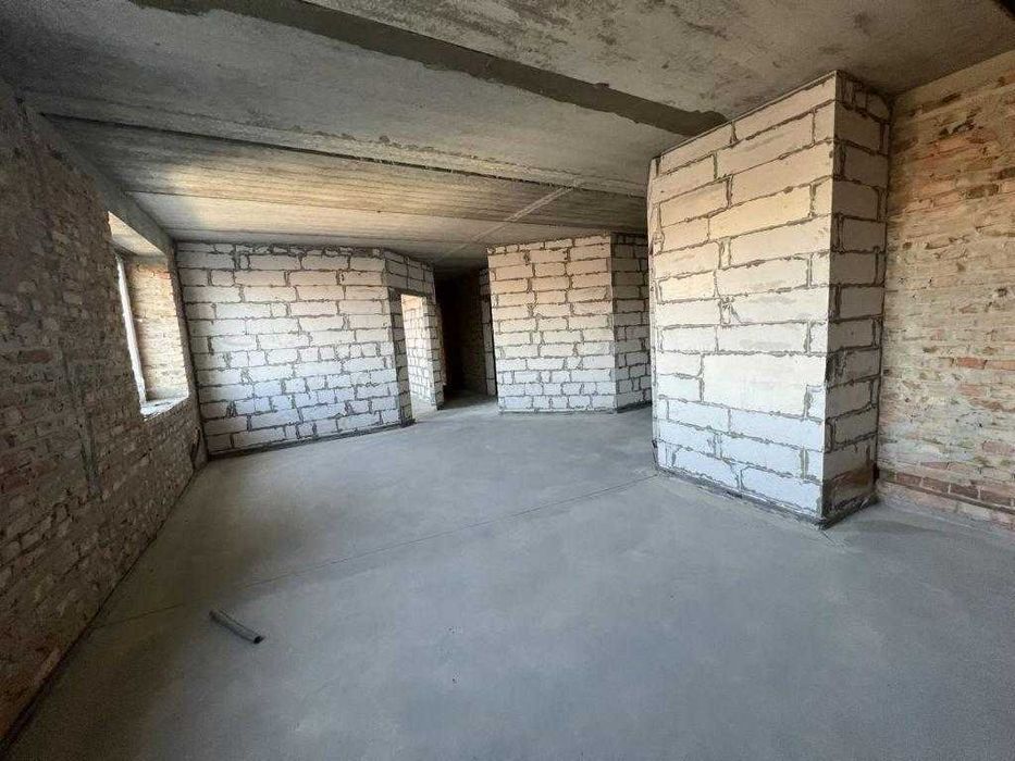 Продам трикімнатну квартиру в центрі міста, новобудова