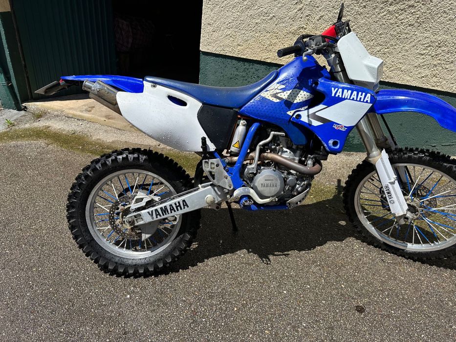 Yamaha WR 400F Moto em bom estado