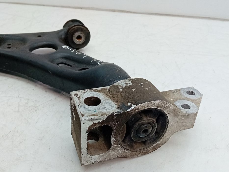 Braço de suspensão frente esquerdo VOLKSWAGEN Passat Variant (365)