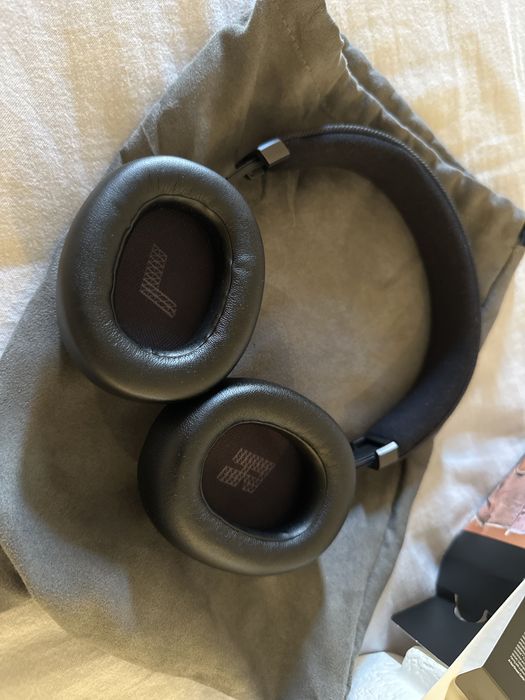 JBL LIVE775NC Headphones
