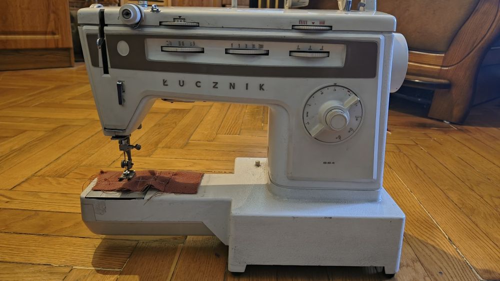 Maszyna do szycia Łucznik 884