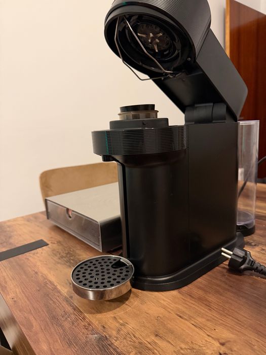 Máquina de café Nespresso Vertuo Next