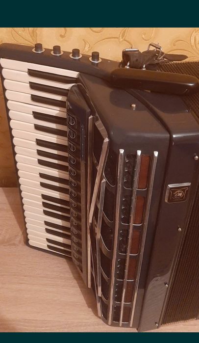 Акордеон готово-виборний. Аккордеон готово-выборный