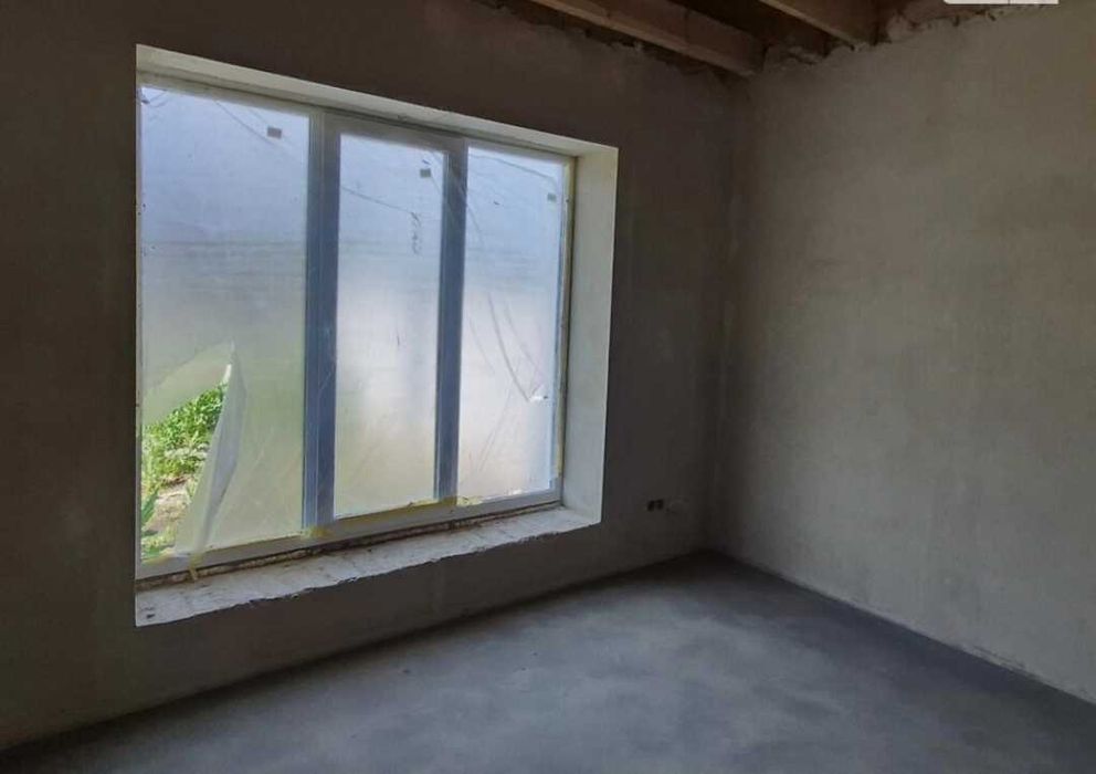 Продам класний котедж  з внутрішніми роботами та великою ділянкою!!!