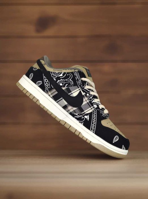 Nike SB Low Dunk x Travis Scott