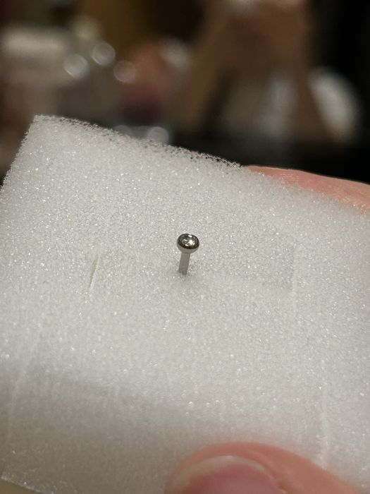 Kolczyk labret tytan