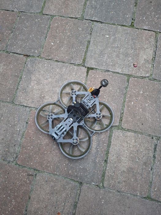 Dron fpv Darvinfpv cineape25