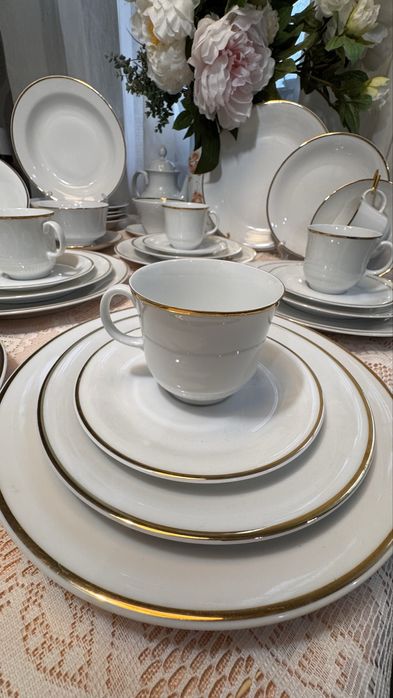 Білий чайно-столовий сервіз Seltmann з золотим обвідком, віллерой