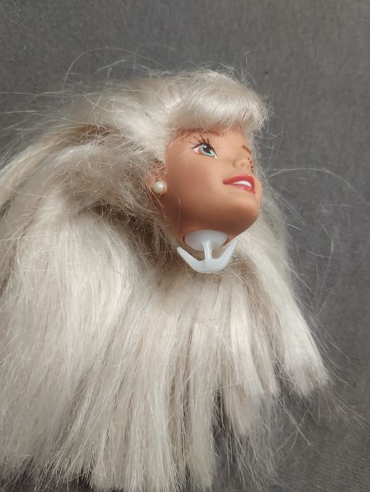 Głowa lalki Barbie
