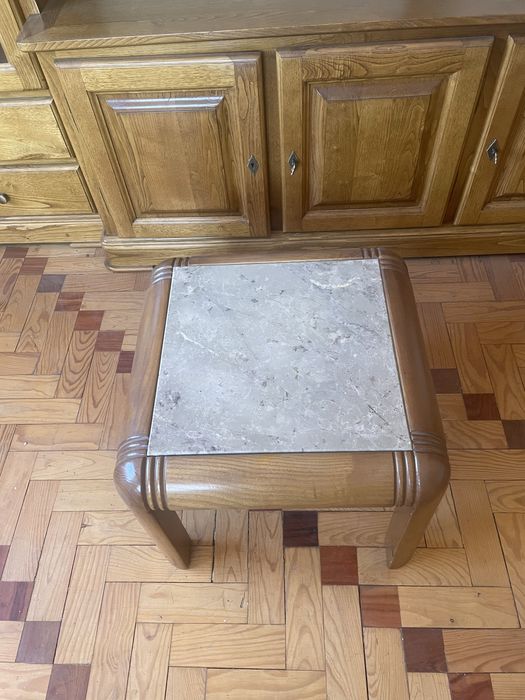 Movel de sala com mesa