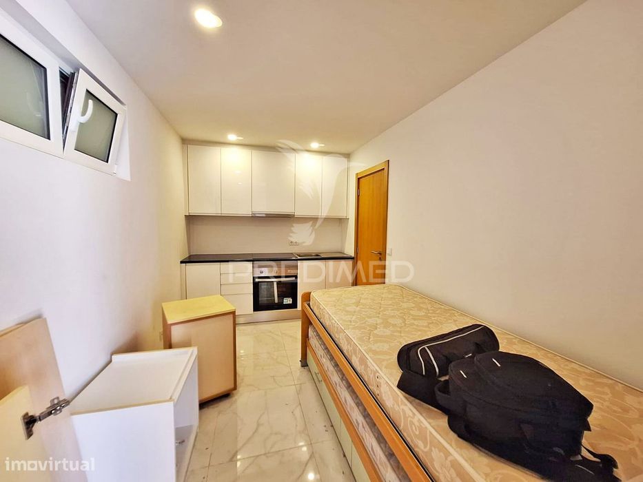 Arrecadação transformada em espaço habitacional – Santa Eulália, Al...