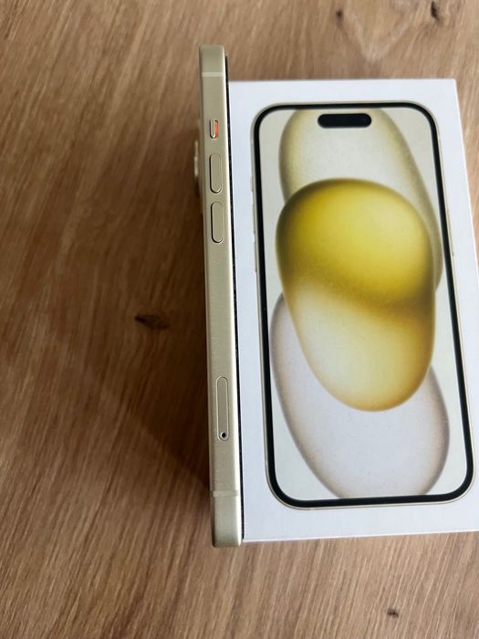 iPhone 15 128 GB Super Stan Komplet