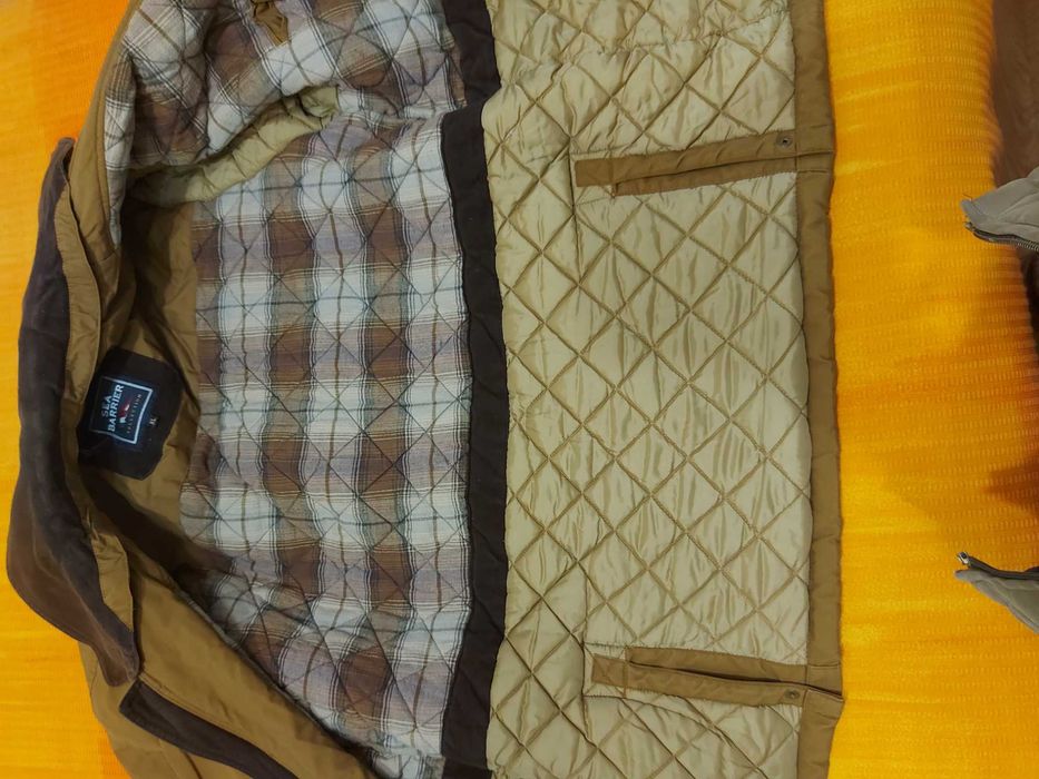 Куртка  дуже гарна, тепла, 52р, 4 зріст, б/в, Італія, ідеал. стан.