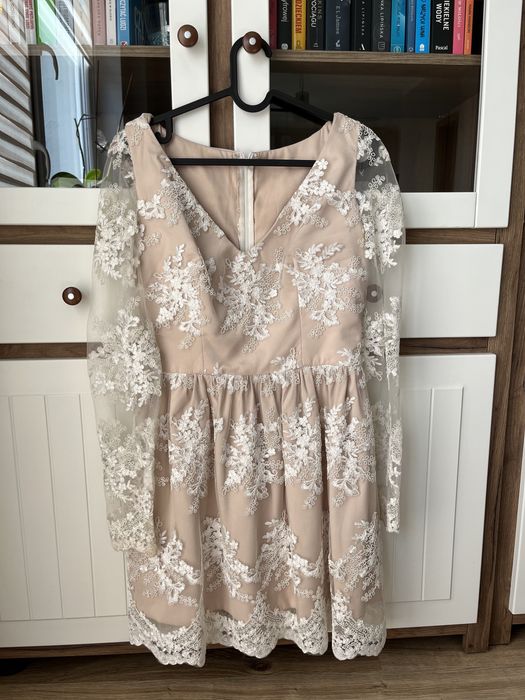 Sukienka wieczorowa koronkowa