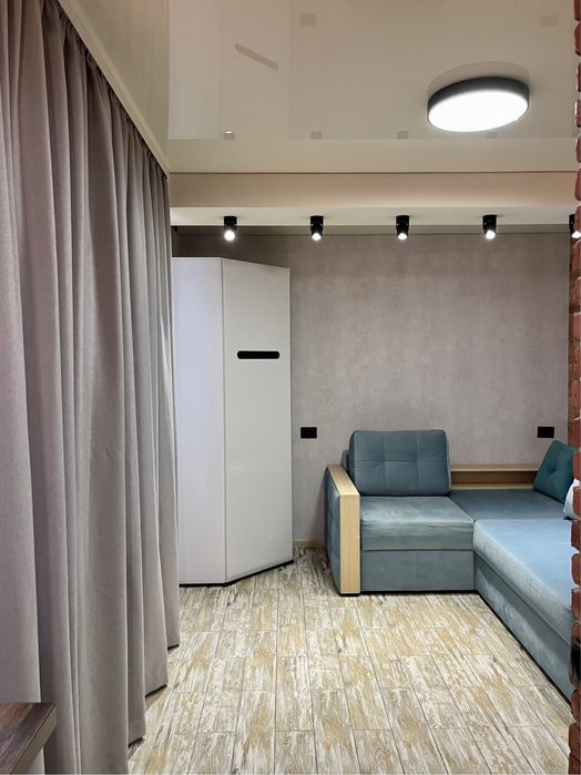 Подобово 1 кімн.квартира-студія.Вода постійно.