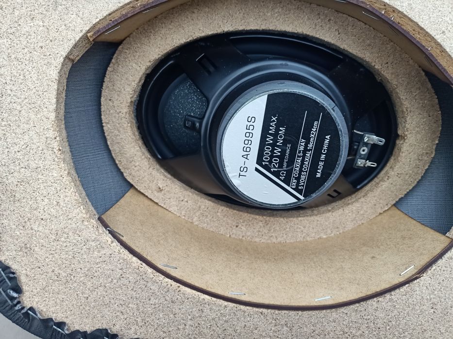 Продам авто динамики.