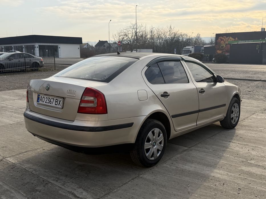 Skoda Octavia A-5 ( 1.6 MPI )