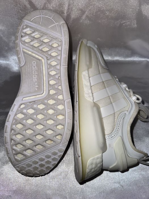Кросівки Adidas NMD-V3, розмір 41.