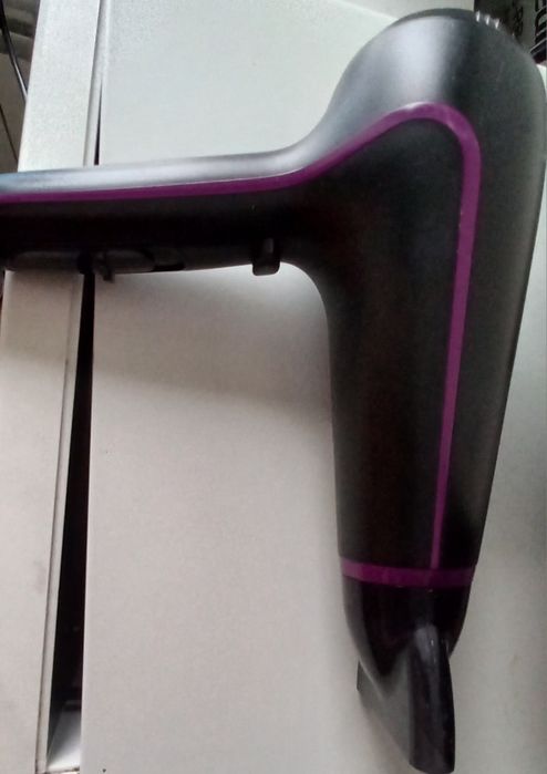Продам фен для волосся Philips