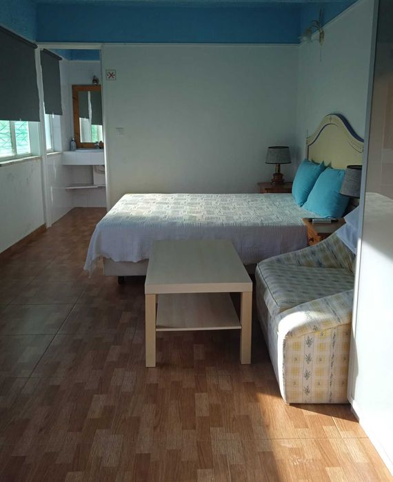 QUARTO PARA ALUGAR - Ideal para Estudante, situado numa quintinha