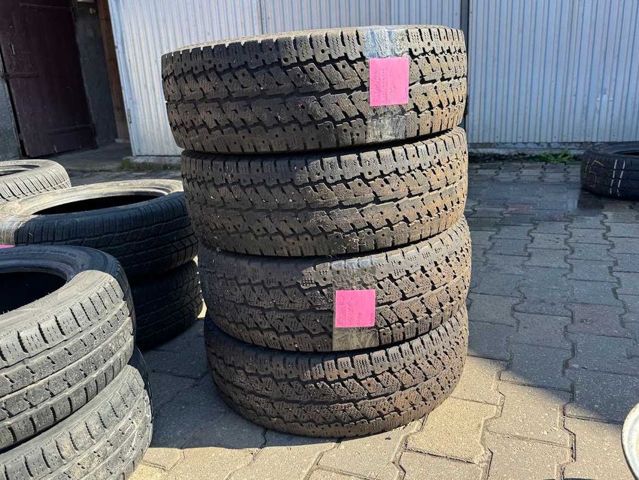 шини скати колеса 205 65 15 С Continental 5 mm, 6.5 mm 4 шт зима