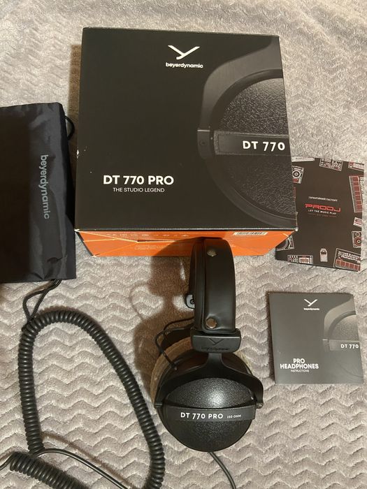 Студійні навушники Beyerdynamic DT 770 PRO/250 ohm