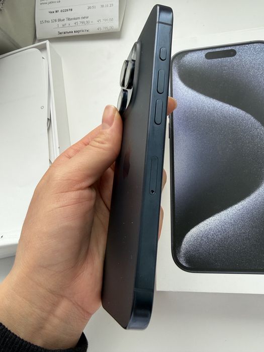 Продам свій  айфон 15про 128GB