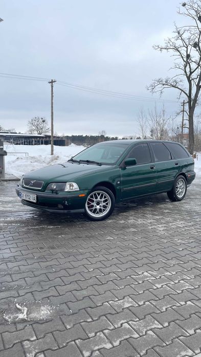 Volvo V40 1.8 бензин 1999 року