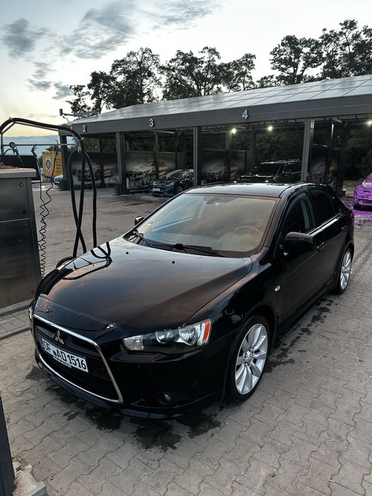 Mitsubishi Lancer хетчбек