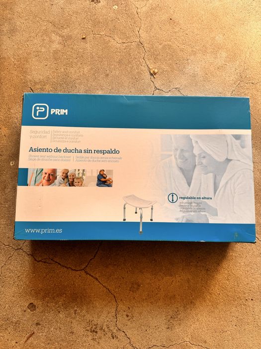 Banco de duche PRIM regulável + par de almofadas estofadas