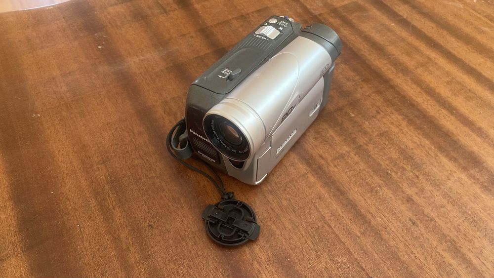 Видеокамеры Panasonic NV-GS6