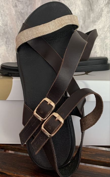 Кожаные  босоножки